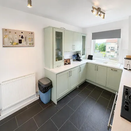 Stylish With Balcony And Free Parking *