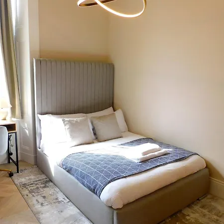 Elegant West End Sleeps 8 Near Uofg & Kelvinbridge