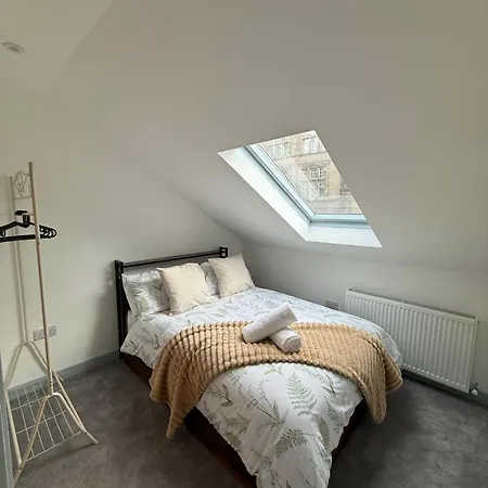 4 Bedroom In Centre
