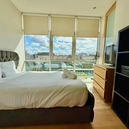 Centre 2br - 2 Bathrooms - Parking Glasgow