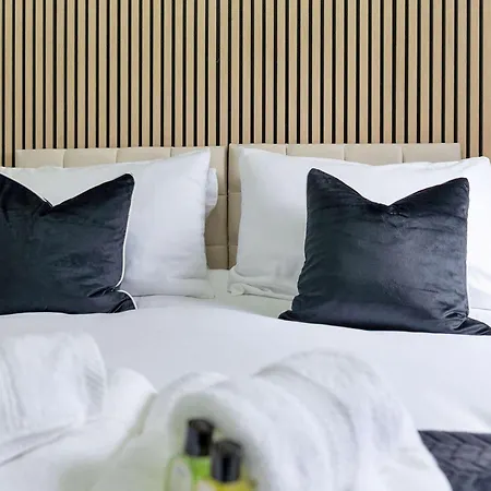 With Fast Wifi - Walk To Subway - Easy Access Appartamento Glasgow