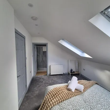 4 Bedroom In Centre