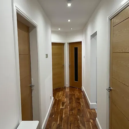 Appartamento 3 Bedroom - Warriston St - Sleeps 5 - Contractors, Business & Relocations - Free Parking Glasgow