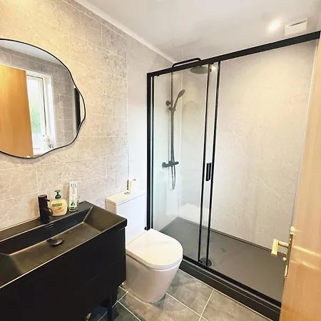 Appartamento West End Quiet 2b2b Next To Train&subway Station Glasgow