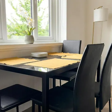 Stylish 3 Bdr In - Sleeps 6 - Free Parking Glasgow