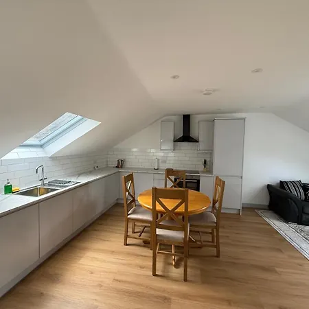 Lejlighed 4 Bedroom In Centre *