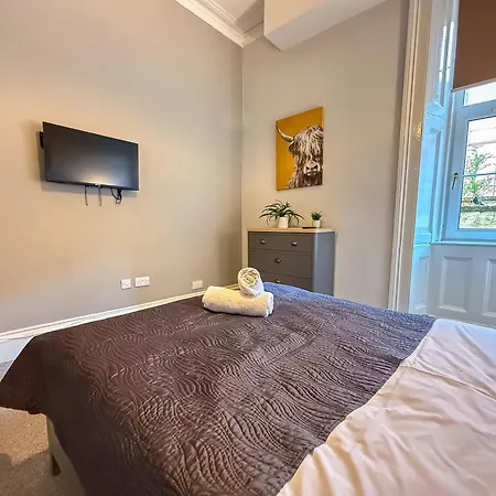 5br Flat | Sleeps 10 | Sauchiehall St Appartamento