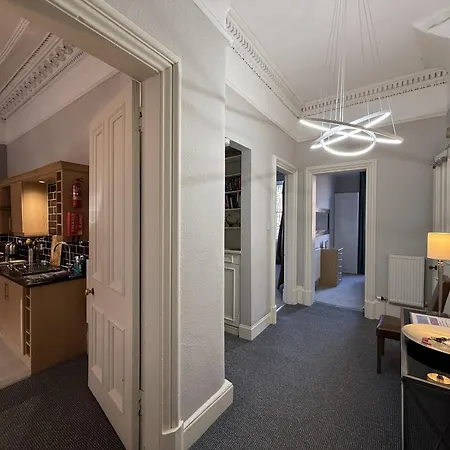 Rosslyn By Principal