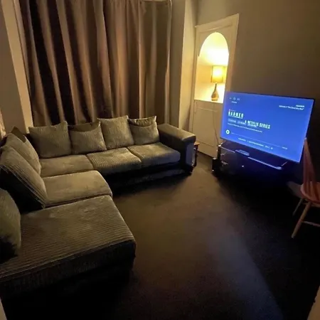 Glasgow City West End - 2 Bedroom Apartment Glasgow
