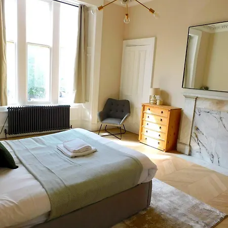 Elegant West End Sleeps 8 Near Uofg & Kelvinbridge Appartamento Glasgow