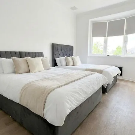 Stylish 3 Bdr In - Sleeps 6 - Free Parking Glasgow