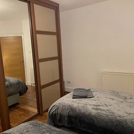 Appartamento 3 Bedroom - Warriston St - Sleeps 5 - Contractors, Business & Relocations - Free Parking
