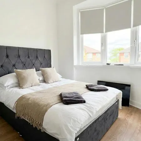 Stylish 3 Bdr In - Sleeps 6 - Free Parking