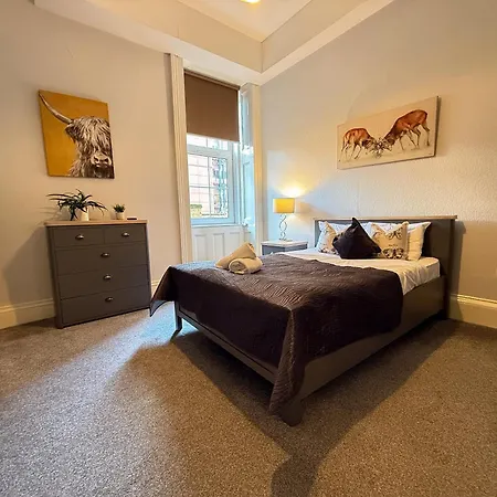 5br Flat | Sleeps 10 | Sauchiehall St Appartamento