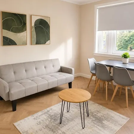 Cozy 3 Bdr In Sleeps 6 Parking *