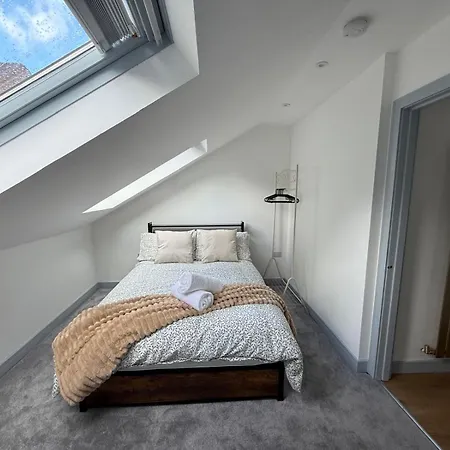 4 Bedroom In Centre