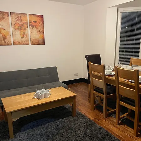 3 Bedroom - Warriston St - Sleeps 5 - Contractors, Business & Relocations - Free Parking * Glasgow