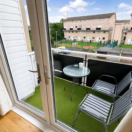 Apartment Stylish With Balcony And Free Parking