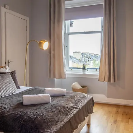 Locale 1 Bed For Professionals