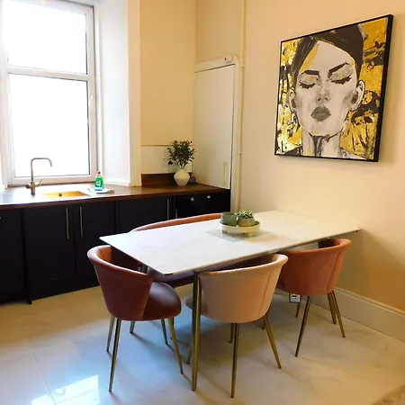 Elegant West End Sleeps 8 Near Uofg & Kelvinbridge Appartamento Glasgow