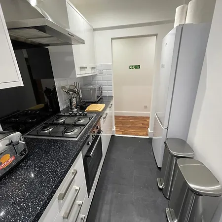 Appartamento 3 Bedroom - Warriston St - Sleeps 5 - Contractors, Business & Relocations - Free Parking *