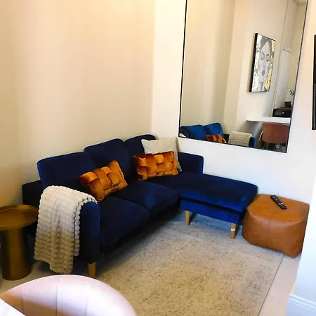 Elegant West End Sleeps 8 Near Uofg & Kelvinbridge * Glasgow