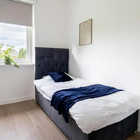 Stylish 3 Bdr In - Sleeps 6 - Free Parking Glasgow