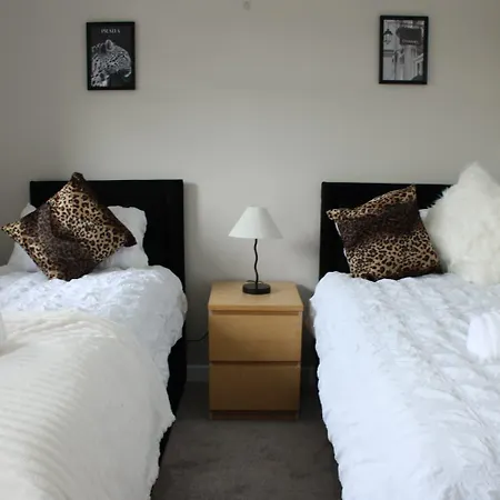 Appartamento Just Steps From Free Parking *