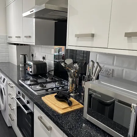 Appartamento 3 Bedroom - Warriston St - Sleeps 5 - Contractors, Business & Relocations - Free Parking Glasgow