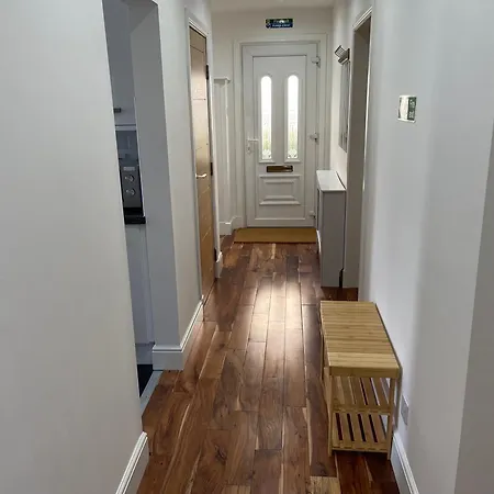 3 Bedroom - Warriston St - Sleeps 5 - Contractors, Business & Relocations - Free Parking * Glasgow