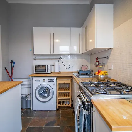 Locale 1 Bed For Professionals