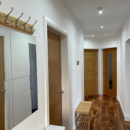 Appartamento 3 Bedroom - Warriston St - Sleeps 5 - Contractors, Business & Relocations - Free Parking *