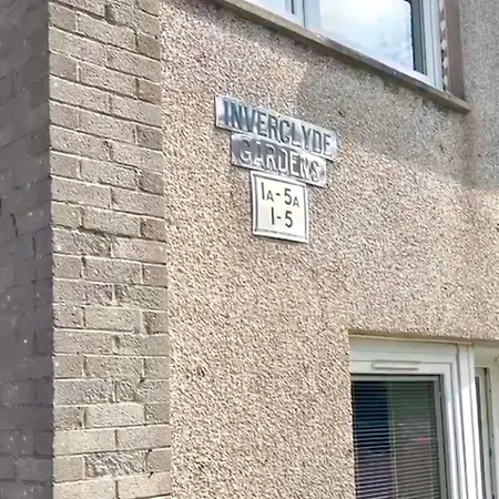 Stylish With Balcony And Free Parking