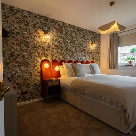 Appartamento Kelvin House, 3br, Free Parking & Private Garden *