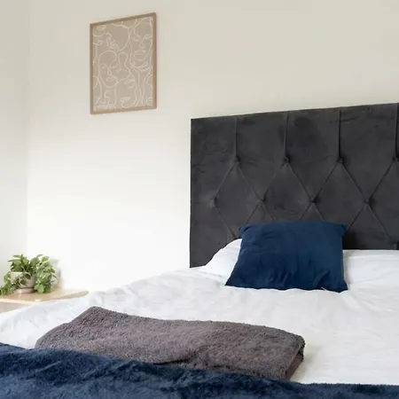 Appartamento Stylish 3 Bdr In - Sleeps 6 - Free Parking