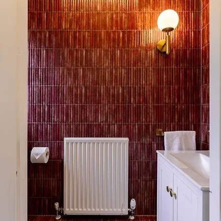 Kelvin House, 3br, Free Parking & Private Garden Appartamento