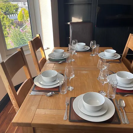 Appartamento 3 Bedroom - Warriston St - Sleeps 5 - Contractors, Business & Relocations - Free Parking