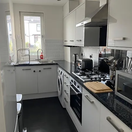 Appartamento 3 Bedroom - Warriston St - Sleeps 5 - Contractors, Business & Relocations - Free Parking *
