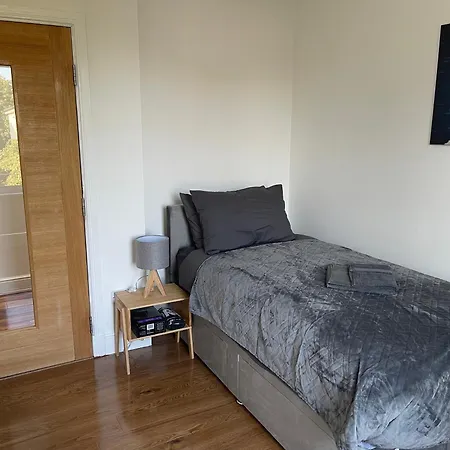 Lägenhet 3 Bedroom - Warriston St - Sleeps 5 - Contractors, Business & Relocations - Free Parking *