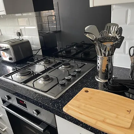 Appartamento 3 Bedroom - Warriston St - Sleeps 5 - Contractors, Business & Relocations - Free Parking