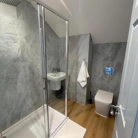 4 Bedroom In Centre Lejlighed
