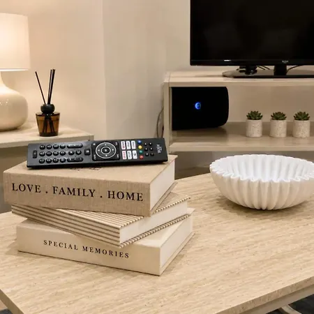Stylish 3bdr In - Sleeps 7 - Parking * גלאזגו