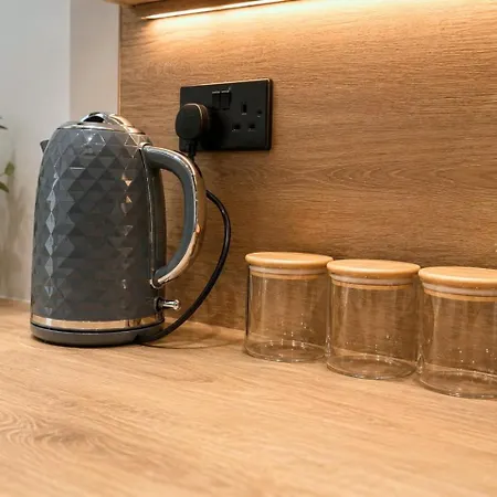 Stylish 3bdr In - Sleeps 7 - Parking גלאזגו
