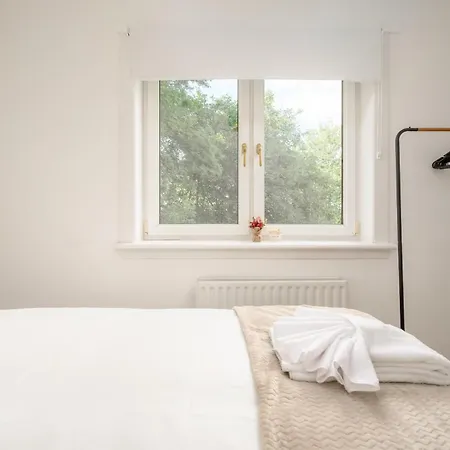 בית נופש Westland 2 Bedroom House - גלאזגו