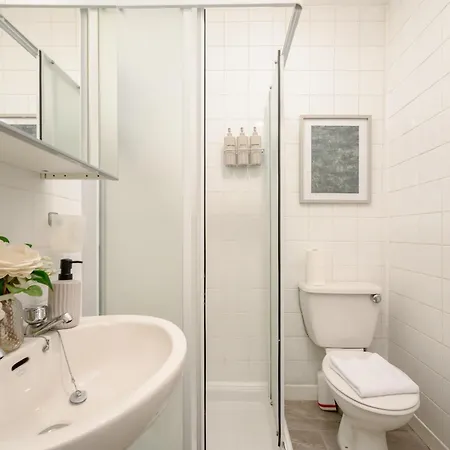 Westland 2 Bedroom House - בית נופש גלאזגו