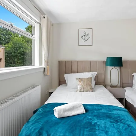 Tatil Evi Elegant 3 Bedroom | Sleeps 6 | Free Parking Glasgow