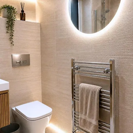 Stylish 3bdr In - Sleeps 7 - Parking