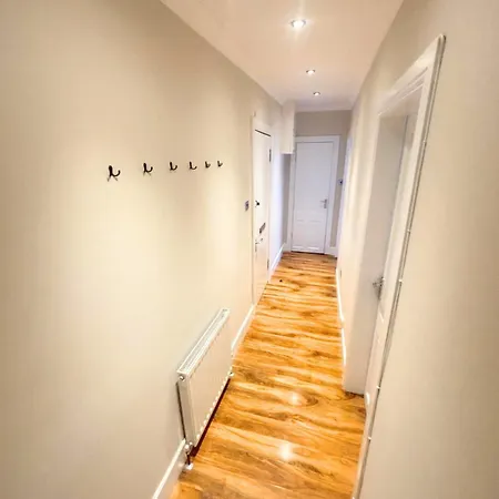 Modern 2bdr In - Sleeps 4 - Parking Appartamento