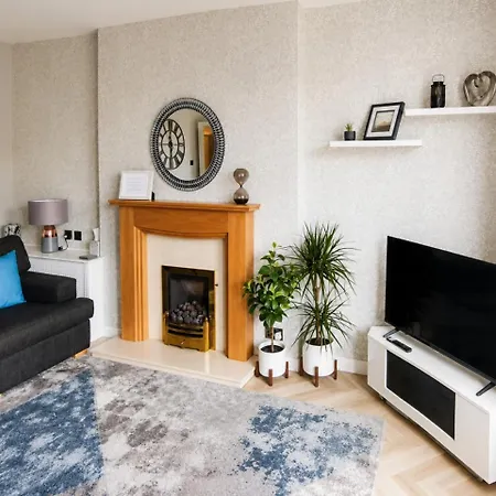 Stylish 2 Bdr In - Sleeps 4 - Free Parking *