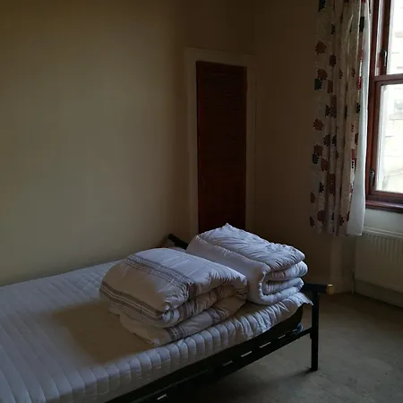 Cosy 3 Bedroom Full Appartamento